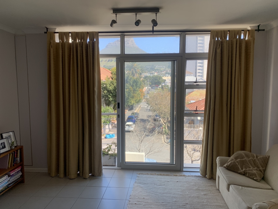 1 Bedroom Property for Sale in Vredehoek Western Cape